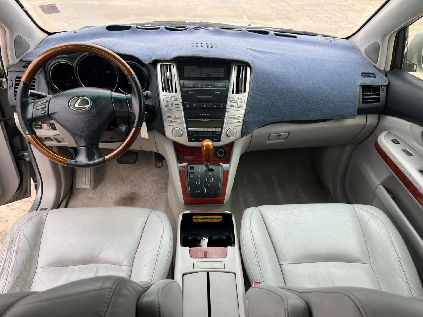 2004 SILVER /TAN Lexus RX 330 (JTJGA31U340) with an 3.3 engine, Automatic transmission, located at 14700 Tomball Parkway 249, Houston, TX, 77086, (281) 444-2200, 29.928619, -95.504074 - Photo#10